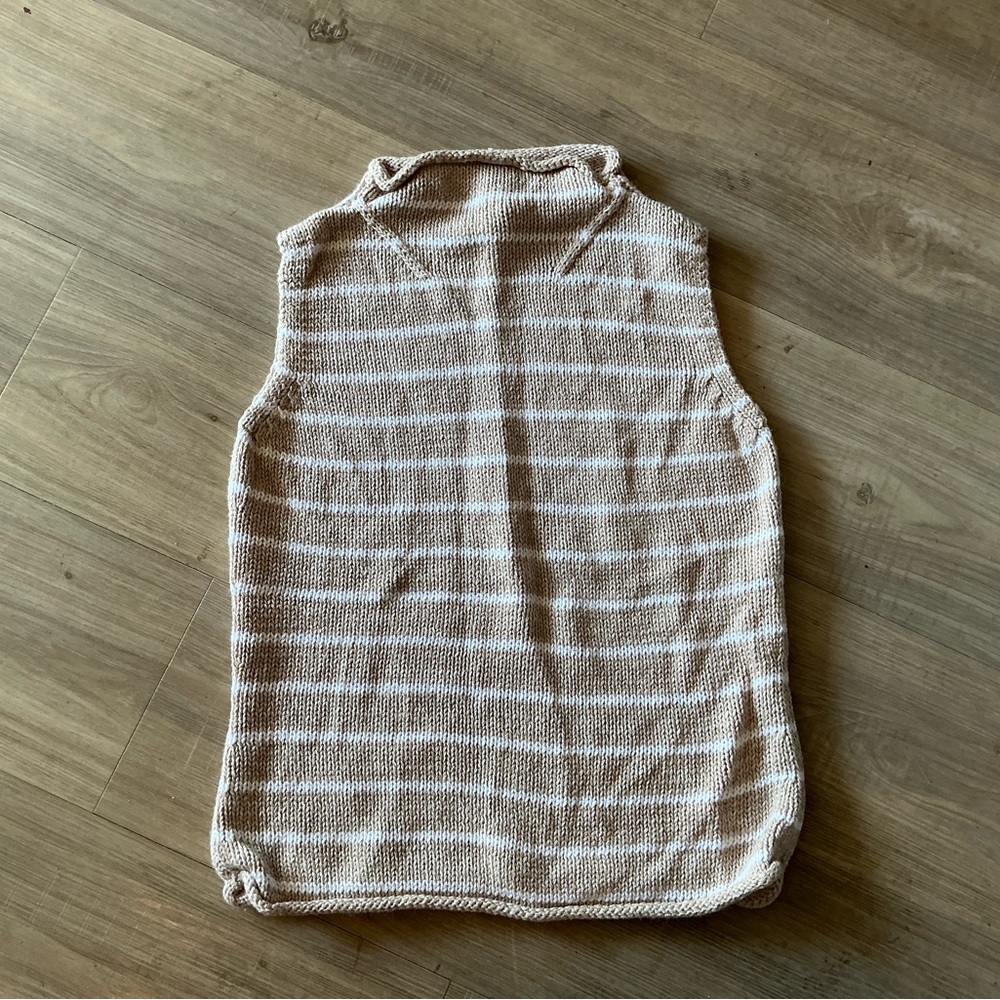 CLAUDIA D Striped Sleeveless Knit Top